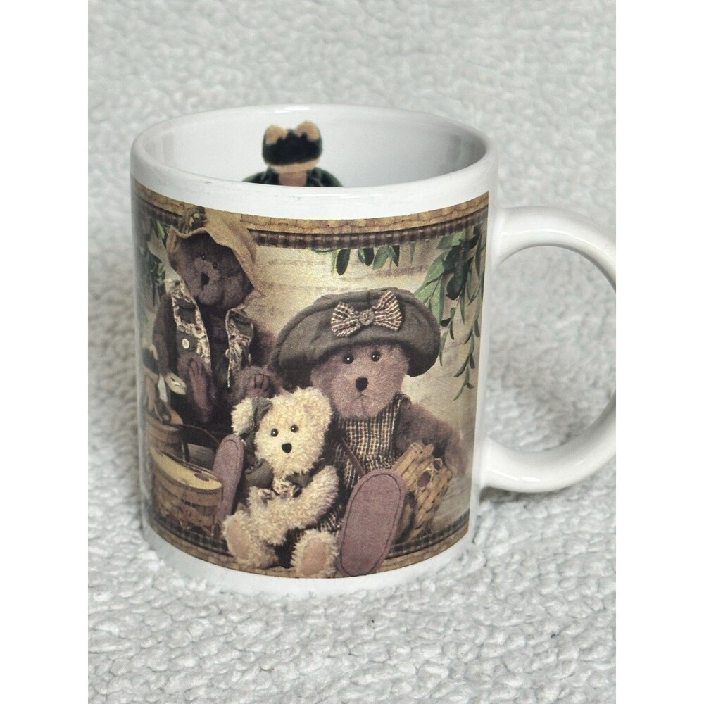 The Boyd’s Collection Bears And Friends Fishing Mug